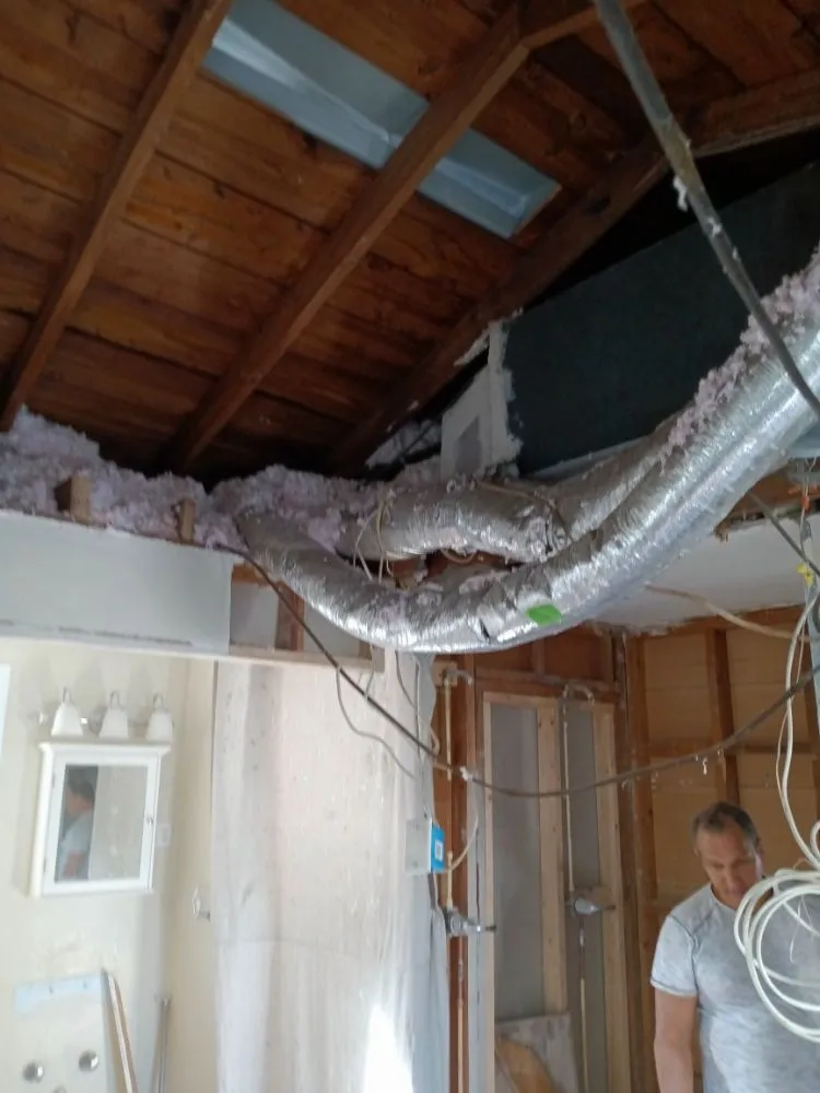 Slide of Benitez Handyman