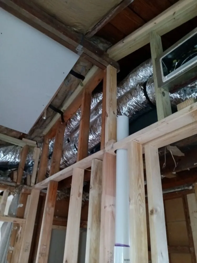 Slide of Benitez Handyman