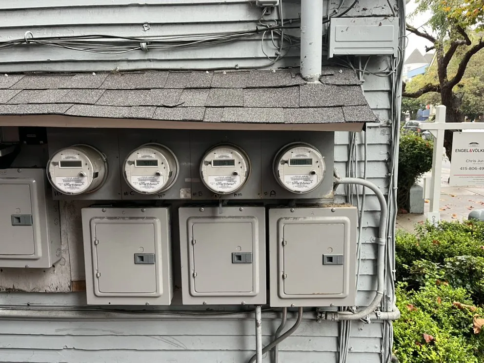 Slide of Benny Electrical