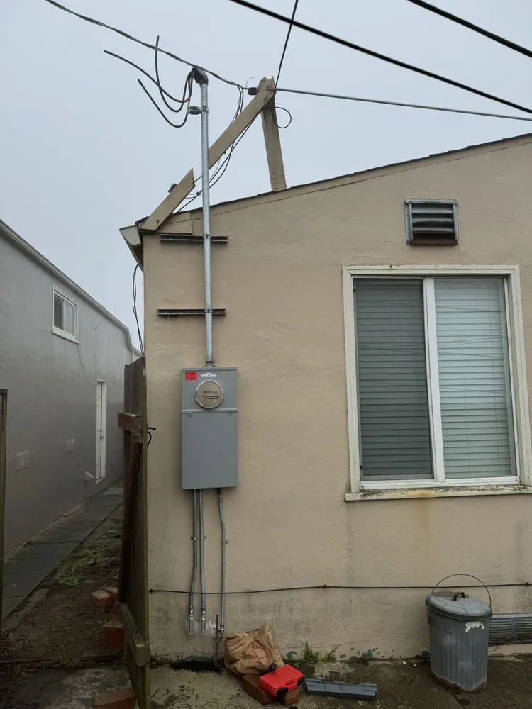 Slide of Benny Electrical