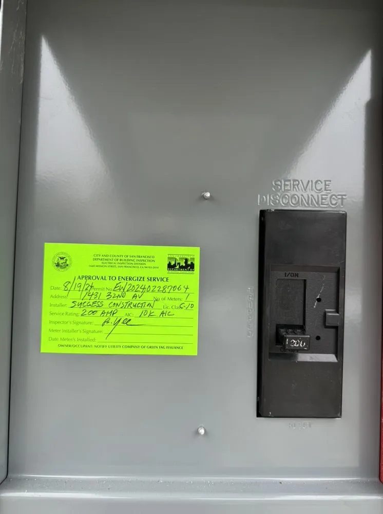 Slide of Benny Electrical