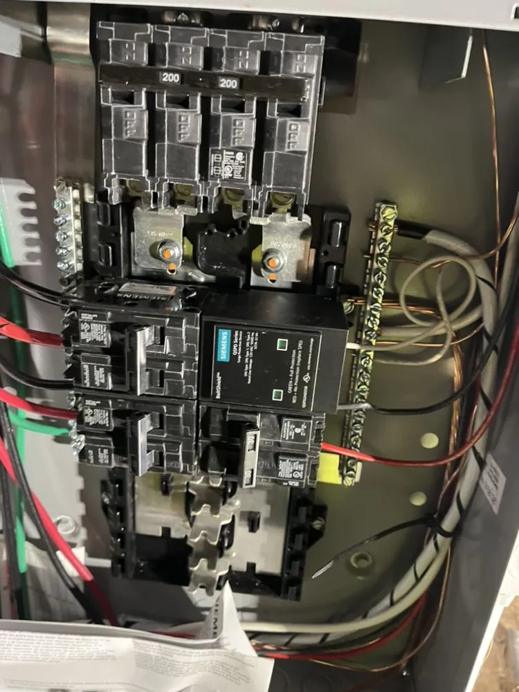 Slide of Benny Electrical