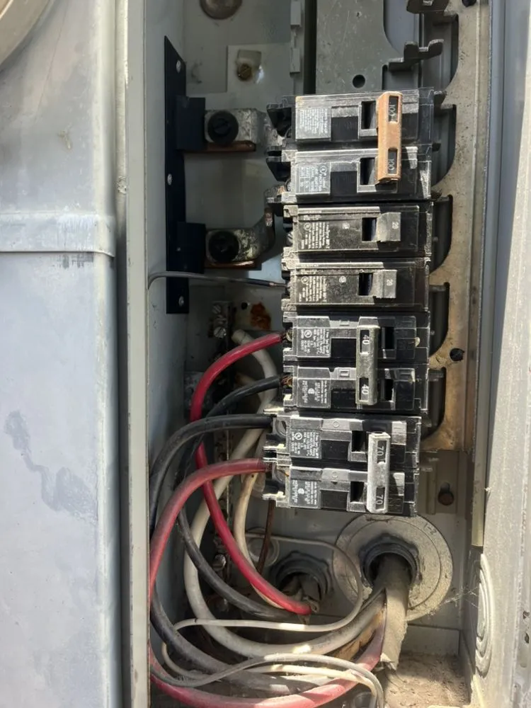 Slide of Benny Electrical