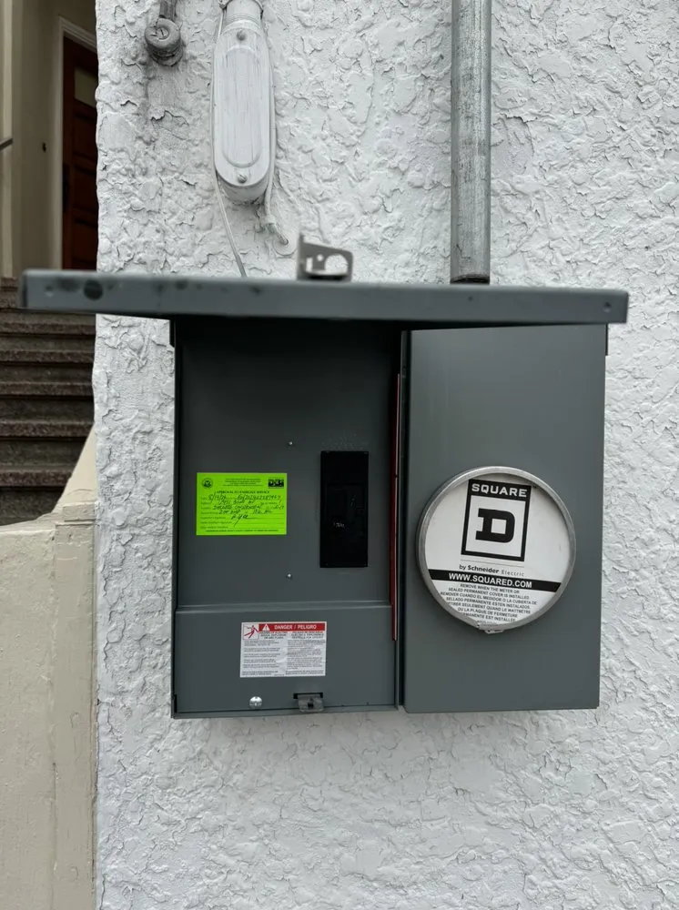 Slide of Benny Electrical