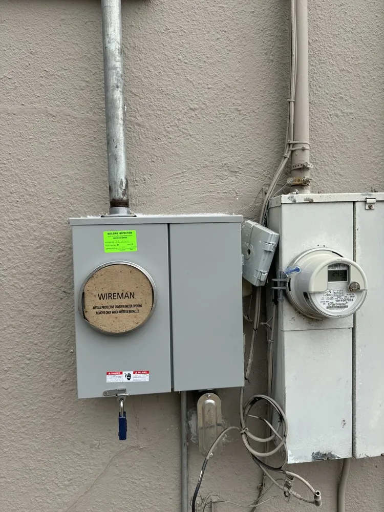 Slide of Benny Electrical