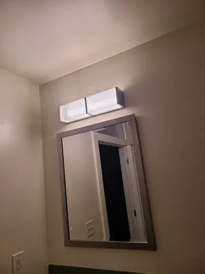 Benton's Handy Electric Services Logo