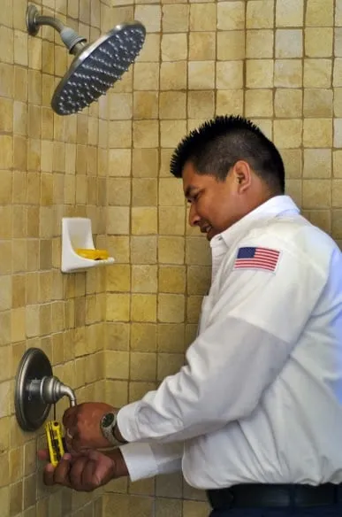 Expert electrician providing electrical repair in , 