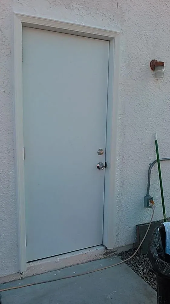 Affordable emergency electrical service service in ,  - Bernal Handyman