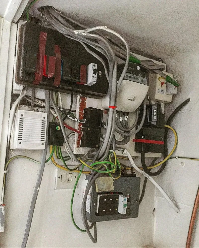 Slide of Berwyn Licensed Electrician