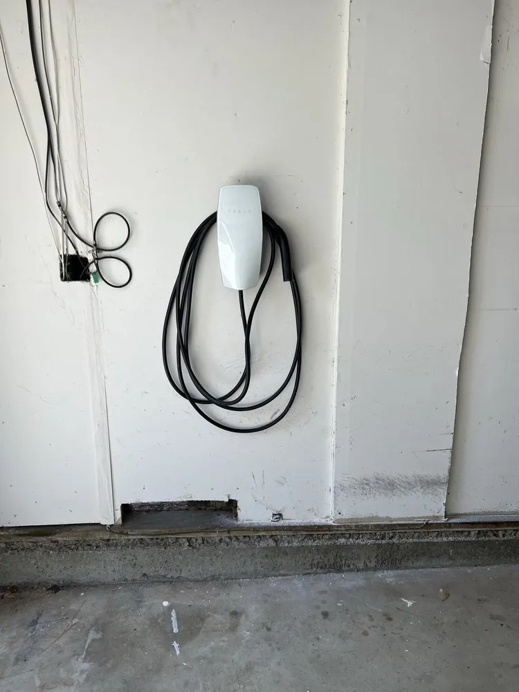 Expert circuit breaker repair in , by Best Electrical Services