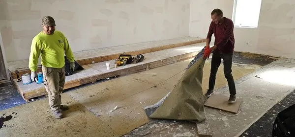 Best On The West Construction Logo