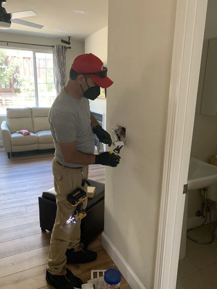 Reliable circuit breaker repair service in Pleasanton, CA - Beta Electric Services