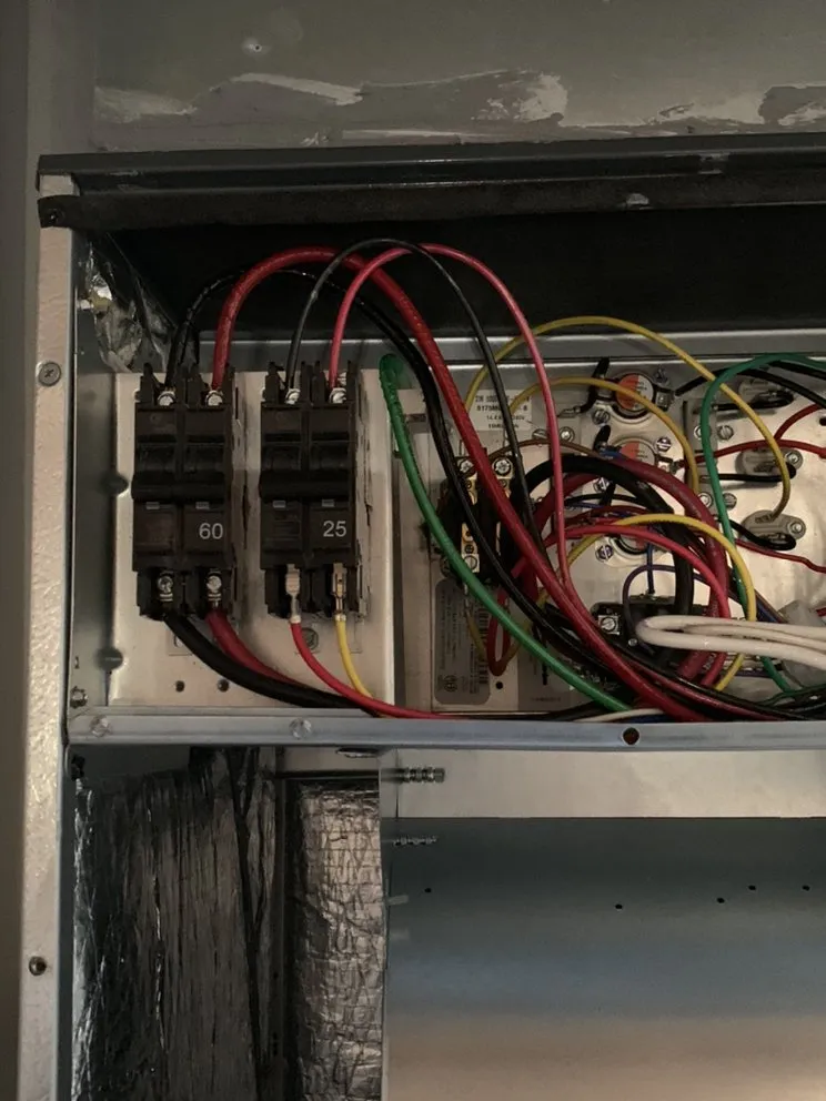 Reliable electrician providing emergency electrical service in , 