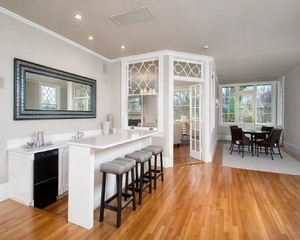 Slide of Beverly Crest Electrician Pros