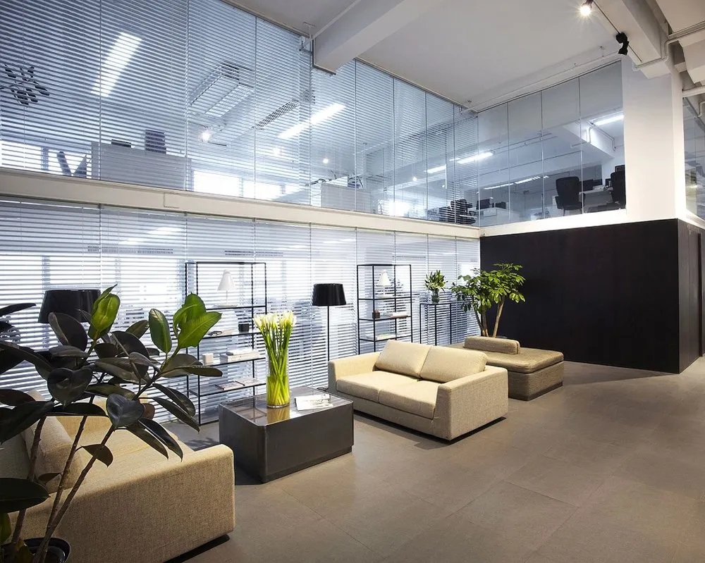 Slide of Beverly Crest Electrician Pros