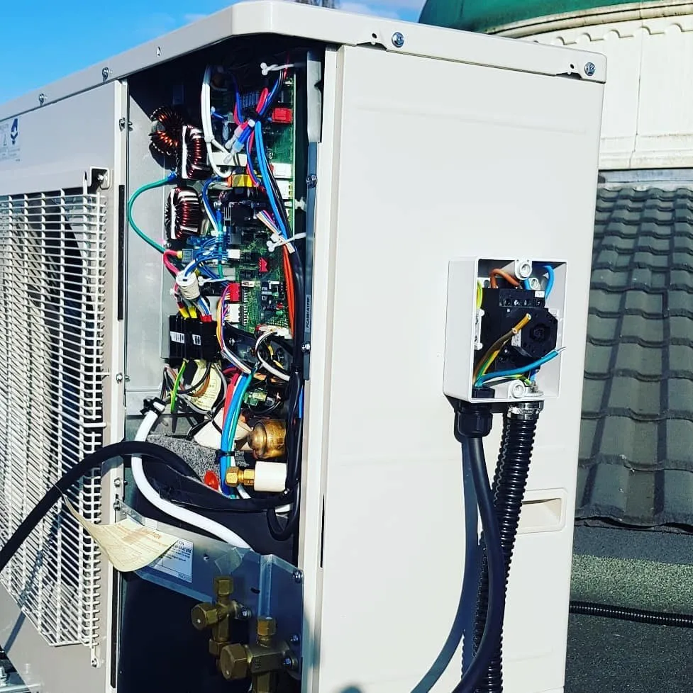 Slide of Beverly Emergency Electrician