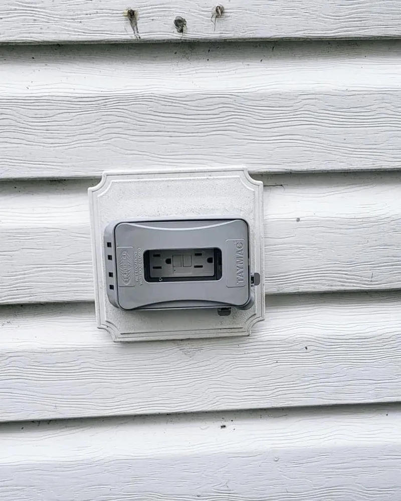 Slide of Beverly Grove Electrician Service