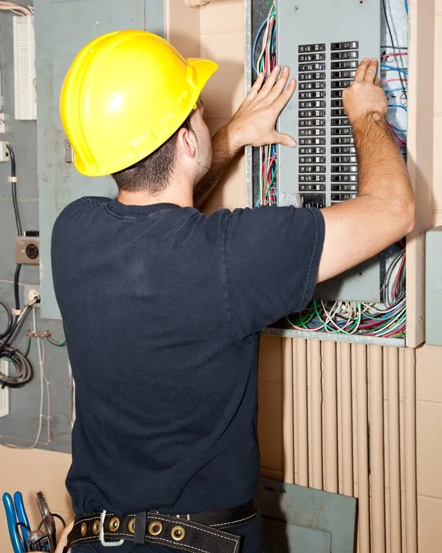 Certified electrician providing emergency electrical service in , 