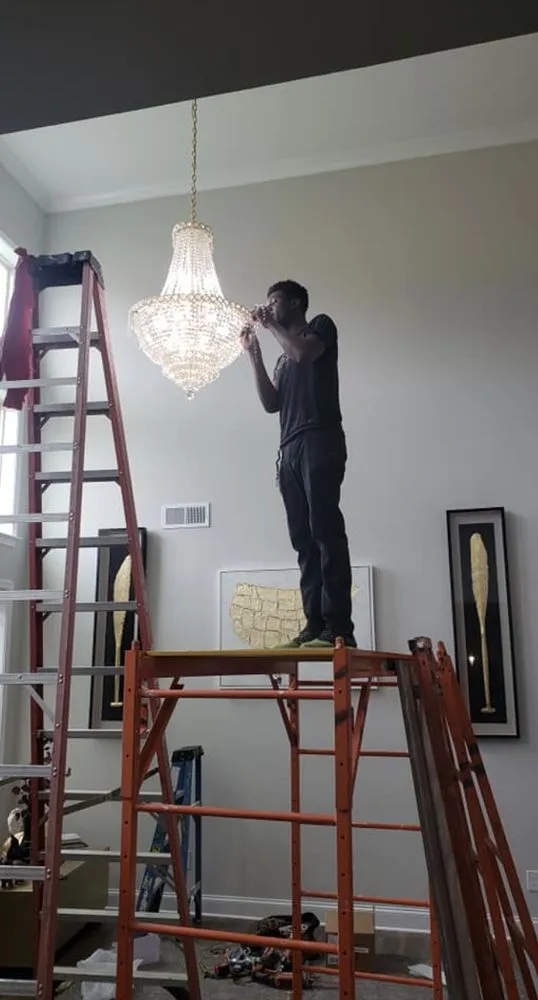 Reliable electrician providing electrical repair in ,