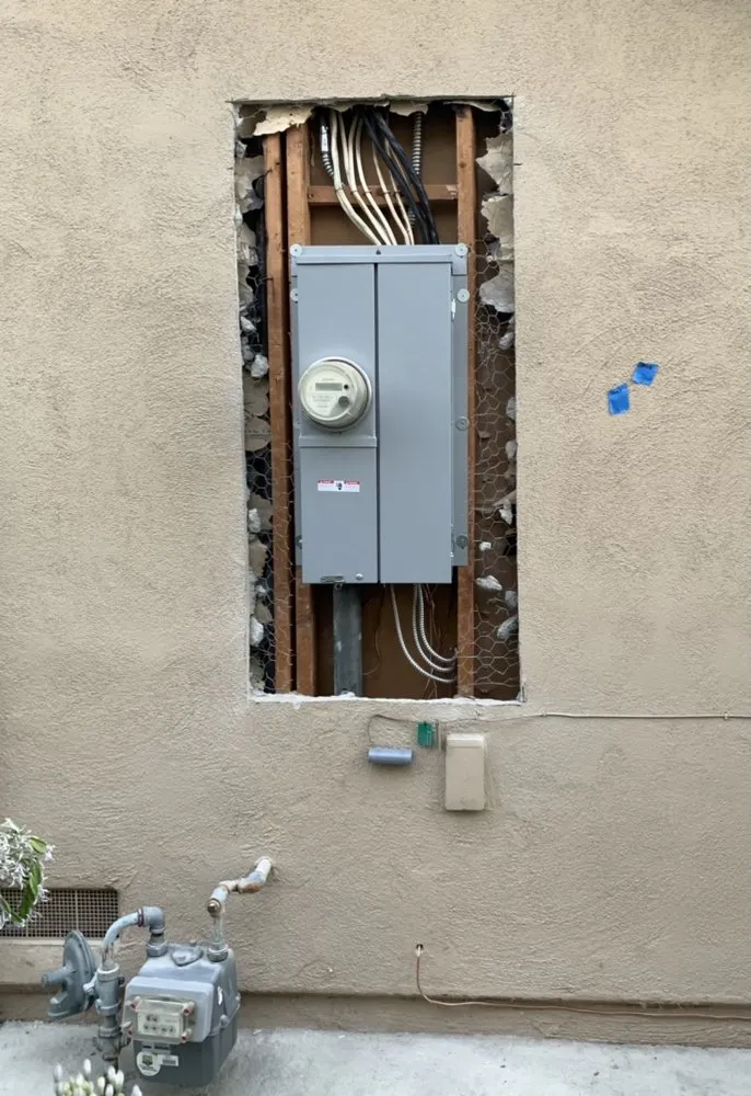 Certified electrician providing wiring installation in , 