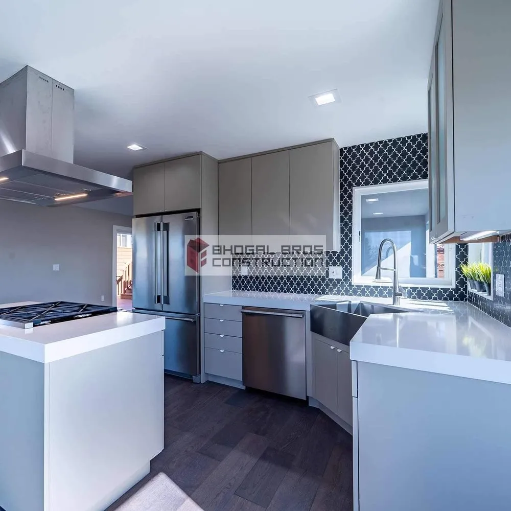 Emergency electrical service for homes in lighting installation,  by 