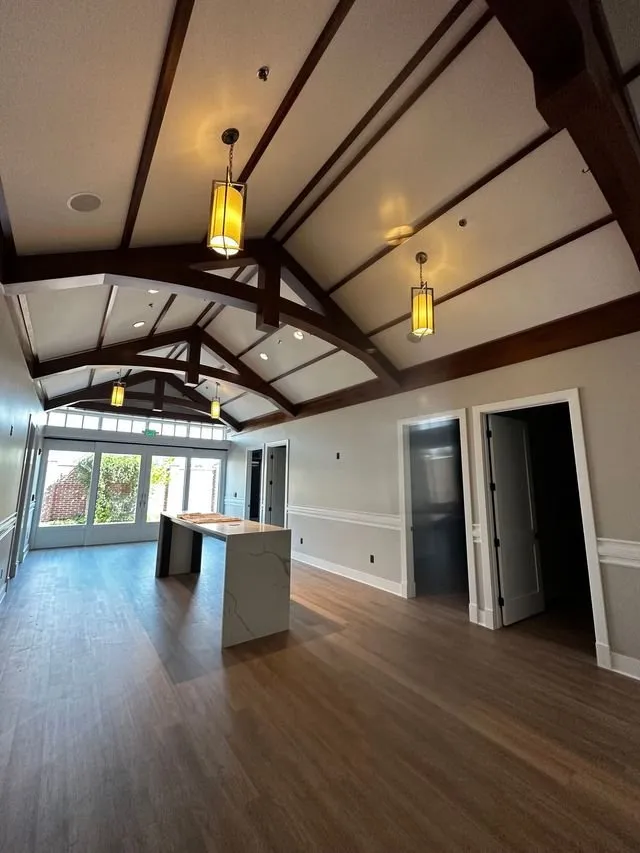 Slide of Bianco Electric