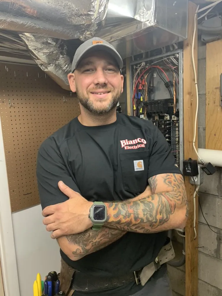 Affordable electrician providing electrical repair in ,