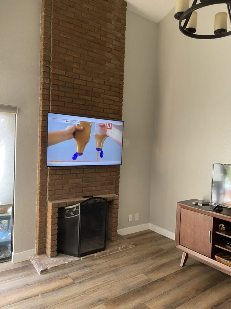 Expert outlet and switch repair experts serving Tarzana, CA - Big Ben Mounts
