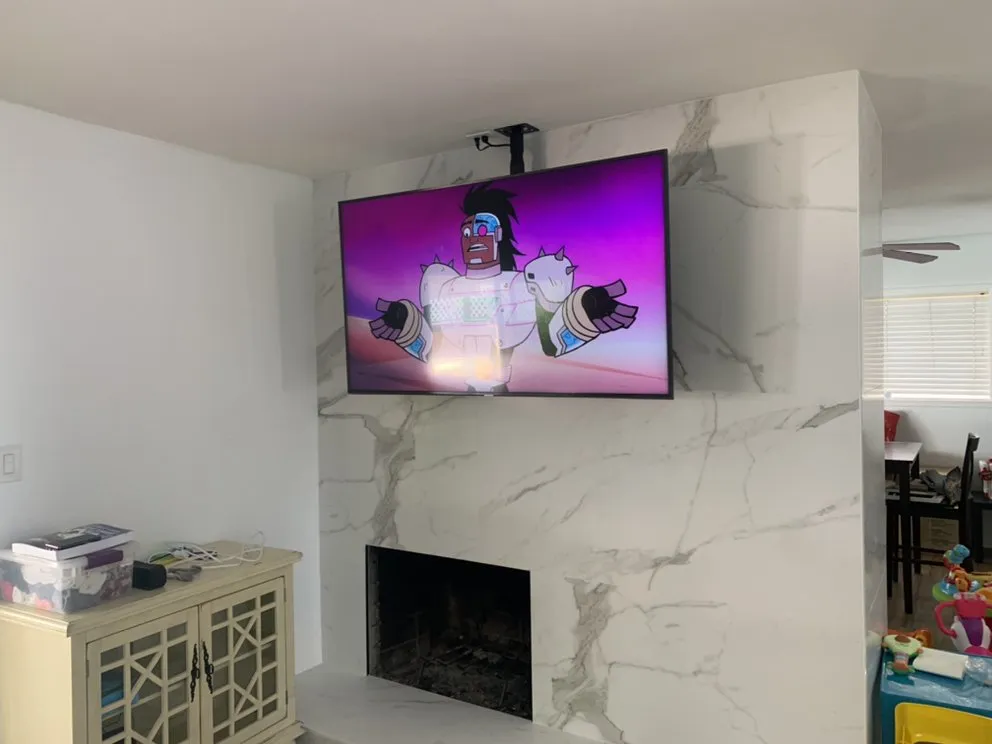 Emergency electrician providing panel upgrade in Tarzana, CA - Big Ben Mounts