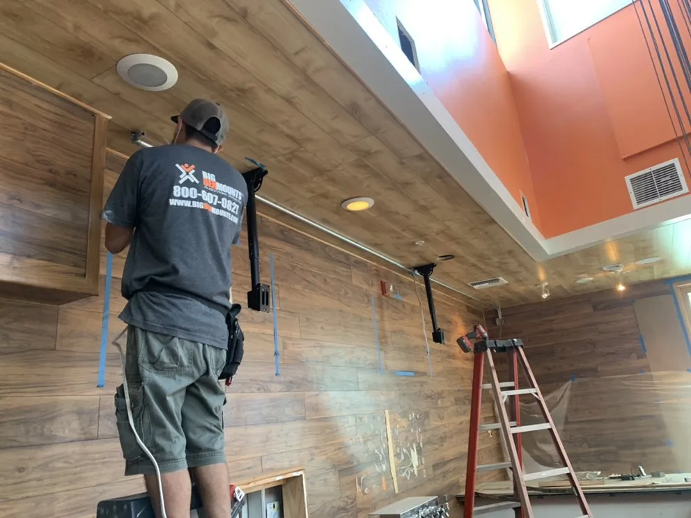 Licensed electrician providing panel upgrade in Tarzana, CA - Big Ben Mounts