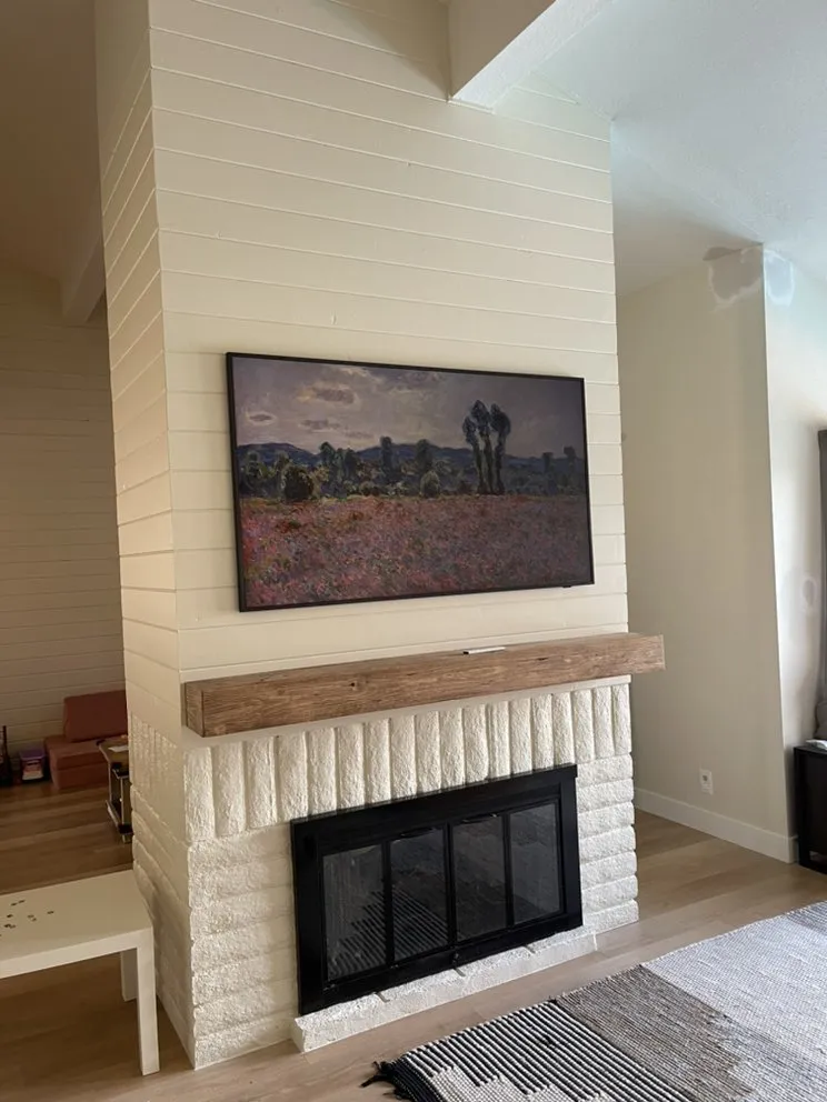 Professional electrician providing lighting installation in Tarzana, CA - Big Ben Mounts