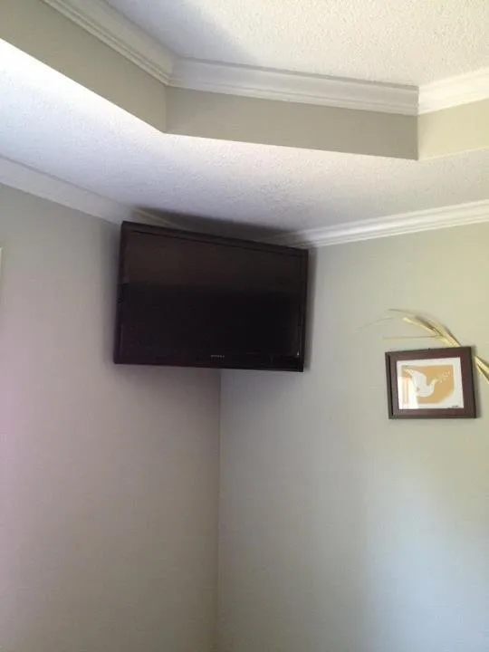 Expert electrician providing lighting installation in Hoboken, GA - Big Frog Electric