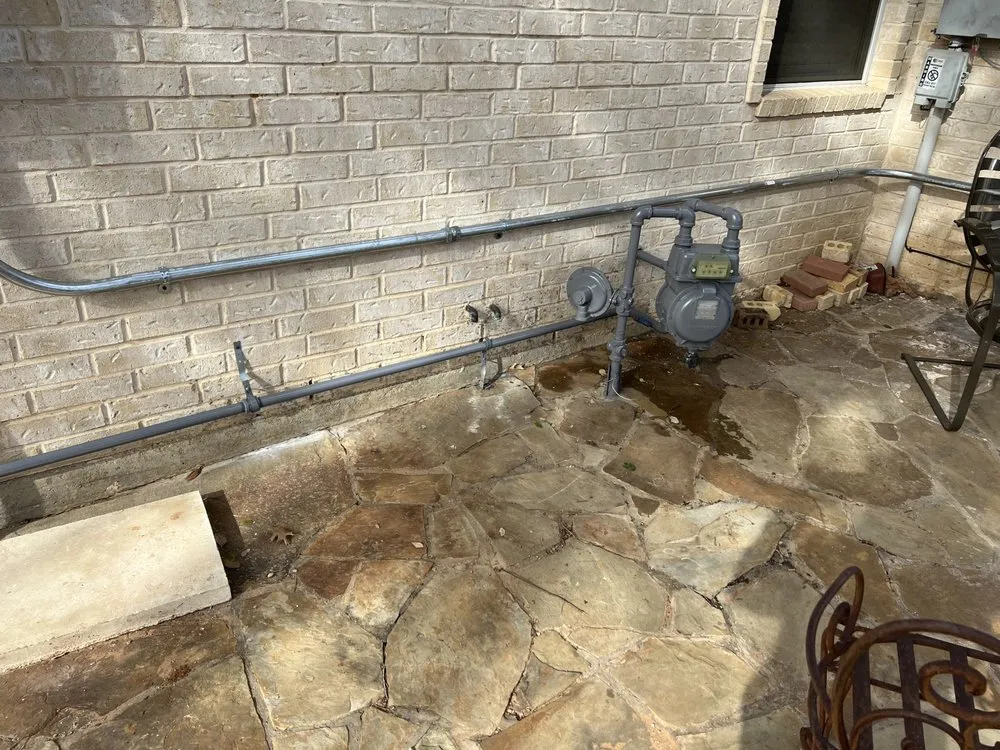 Emergency electrician providing outlet and switch repair in , 