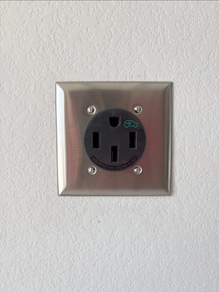 Emergency electrician providing wiring installation in NV, NV - Big Red Electric Company