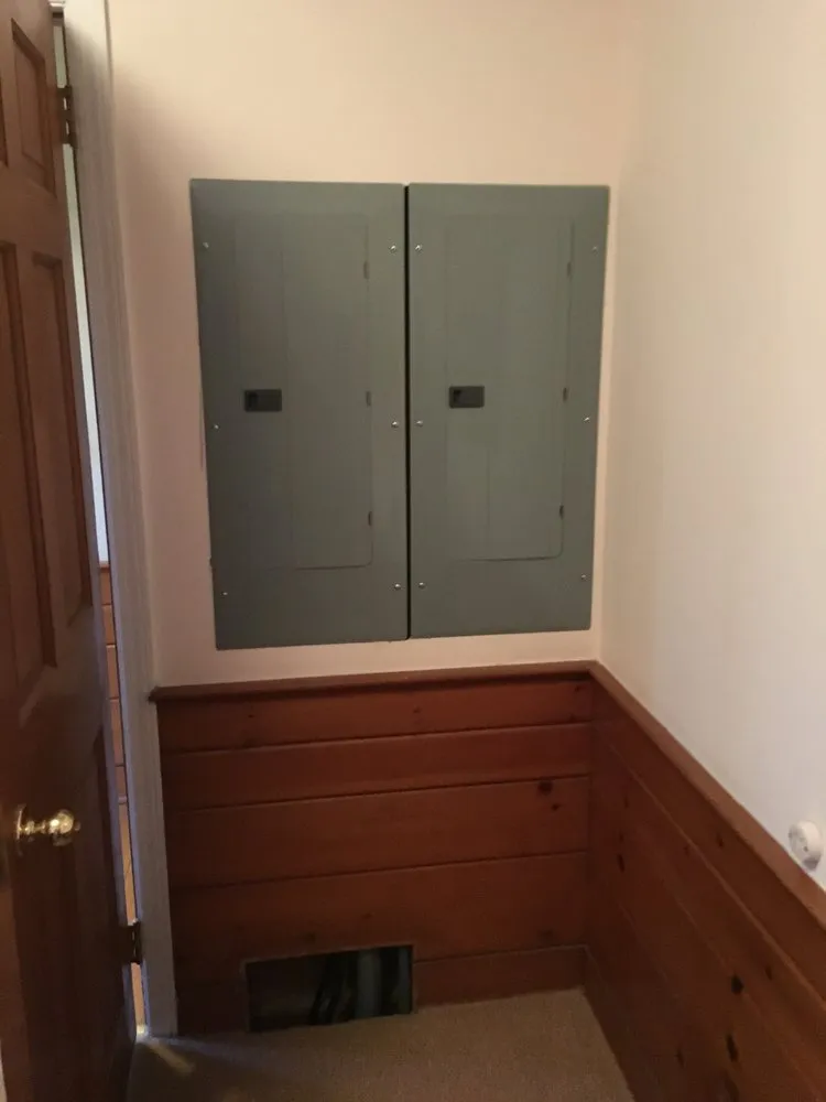 Affordable outlet and switch repair in Shoreham, NY by BigHouse Electric