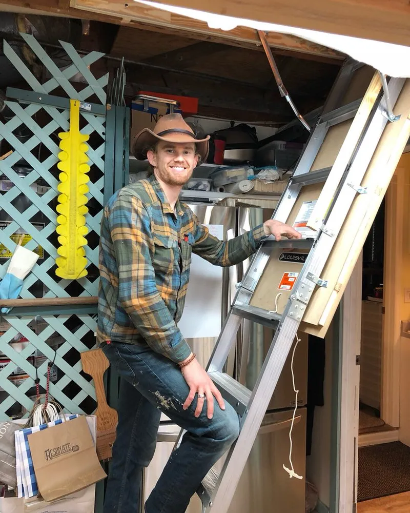 Slide of Bixno Handy