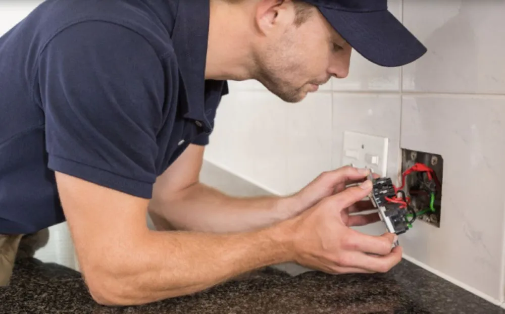 Emergency circuit breaker repair in , by BL Electrical Solar Services