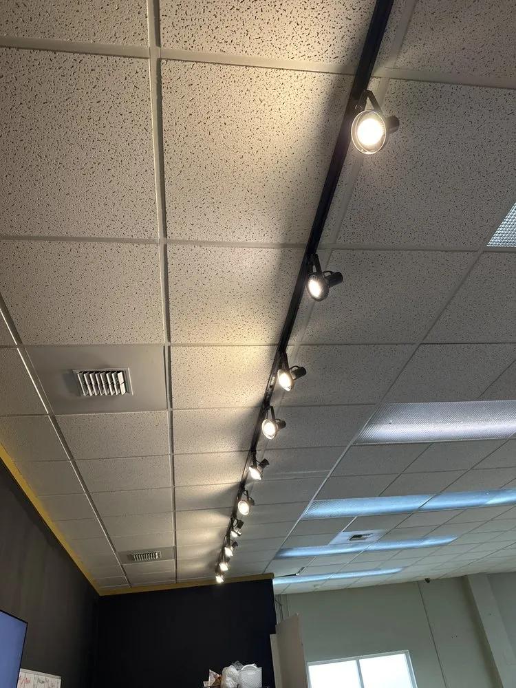 Slide of Black Dog Electric