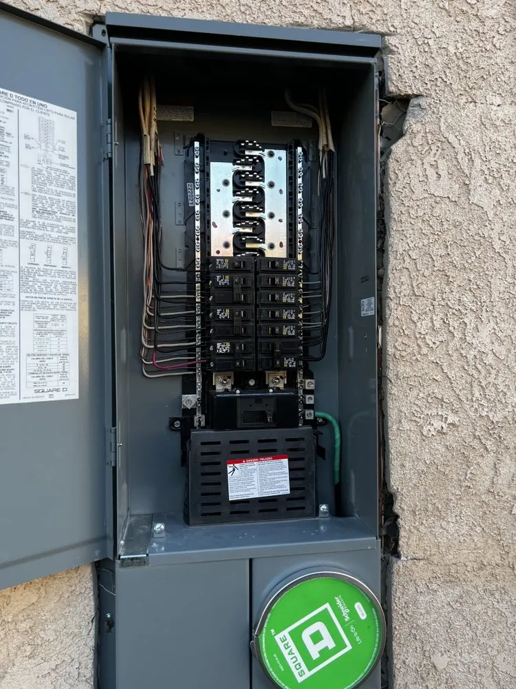 Reliable electrician providing electrical repair in , 