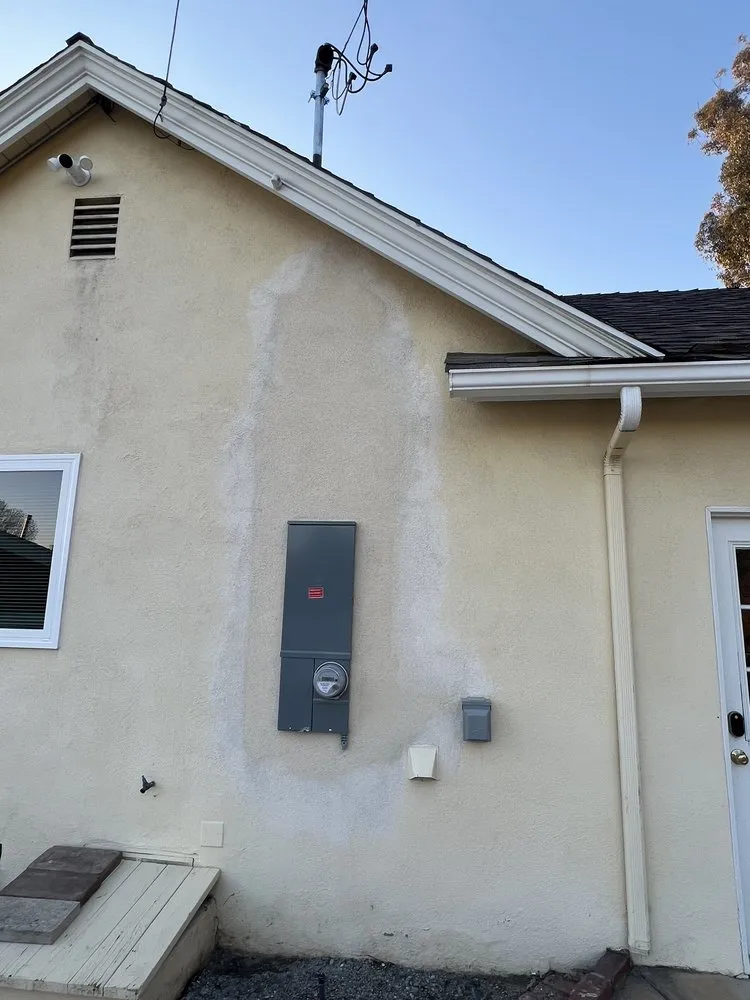 Slide of Blackbird Electric