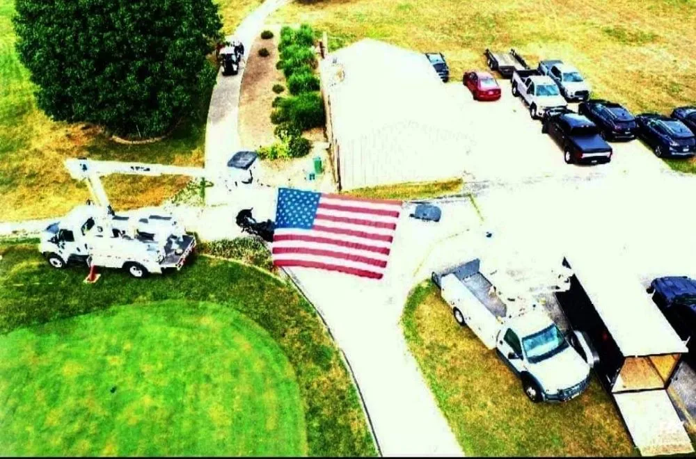 Affordable electrician providing electrical repair in , 