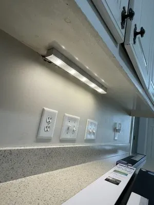 Blakley Electric Logo