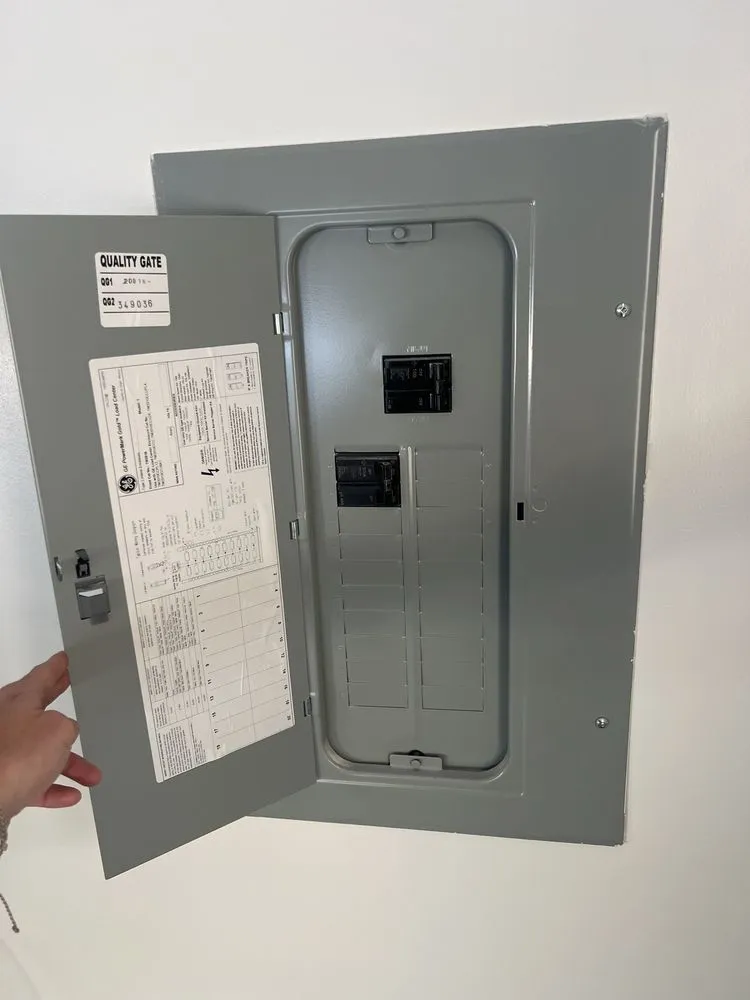 Licensed emergency electrical service experts serving , - Blanusa Electric