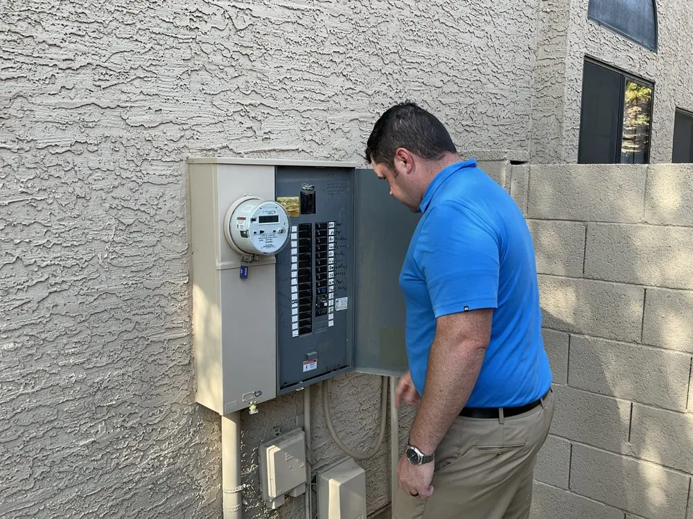 Emergency circuit breaker repair experts serving ,  - Bleuwave Electrical