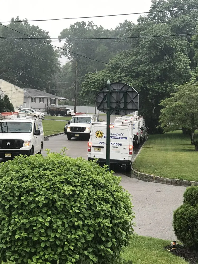 Affordable electrician providing emergency electrical service in , 