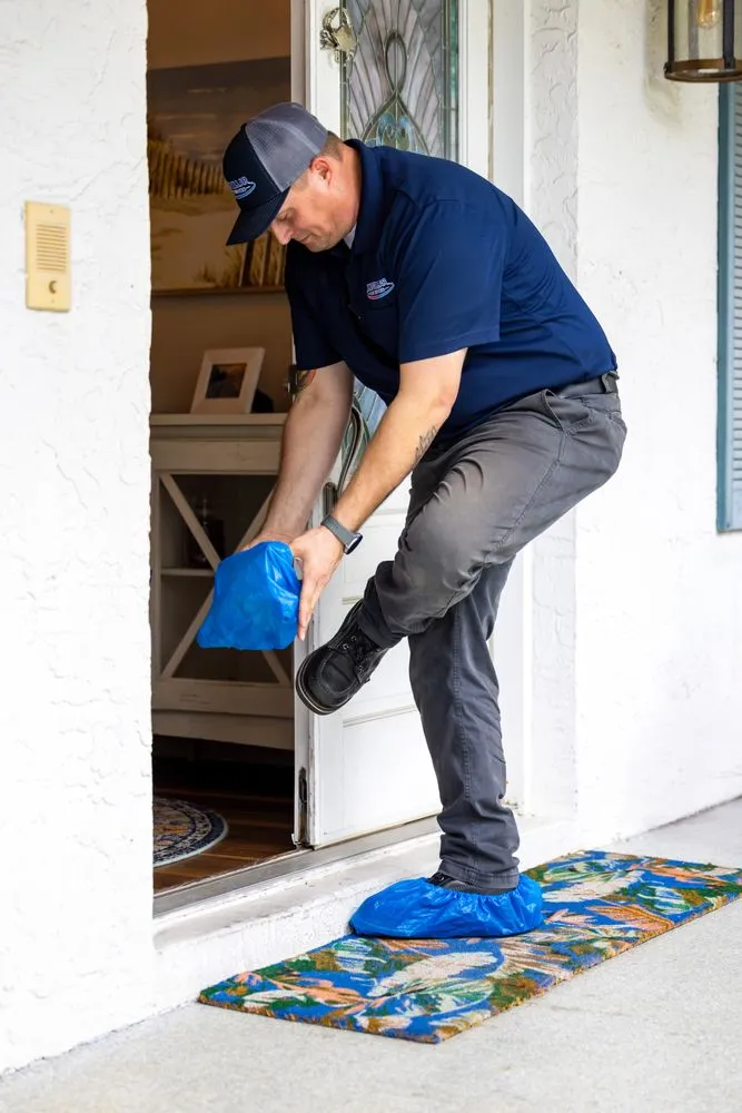 Professional electrician providing lighting installation in , 