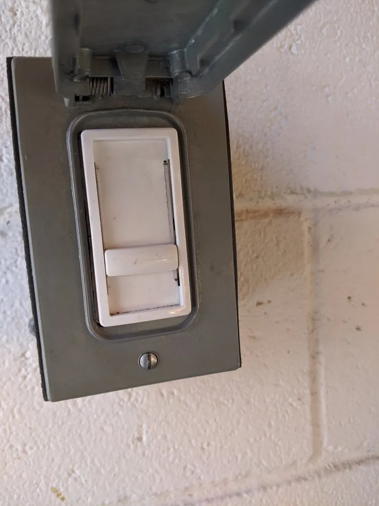 Slide of Blue House Electric