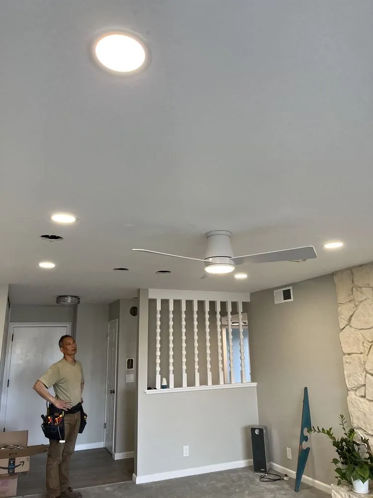 Slide of Blue Line Electric