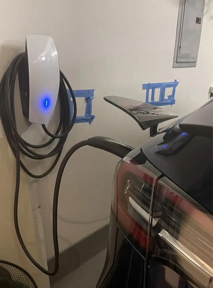 Emergency electrical service for homes in wiring installation, by