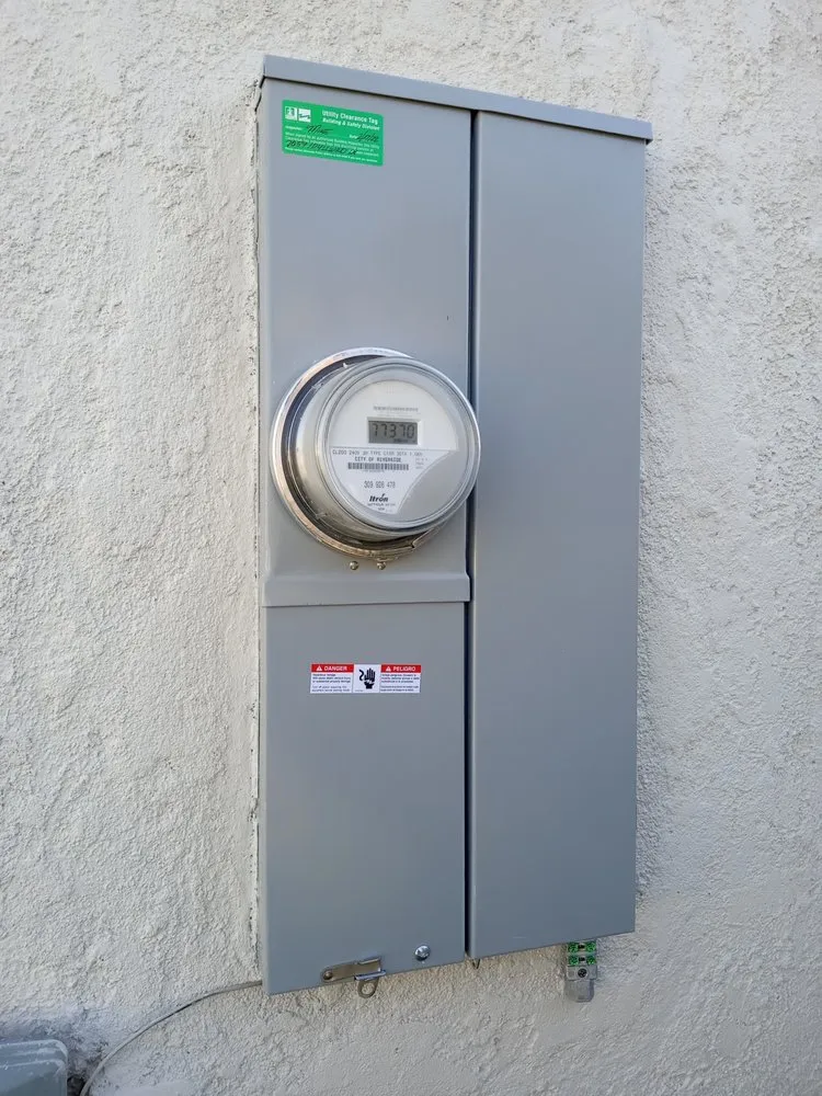 Slide of Bluewire Electric